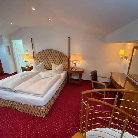 Alpenhof Hotel 4*