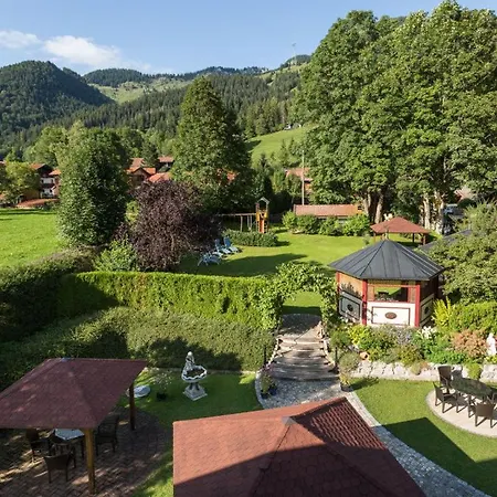 Alpenhof Hotel 4*